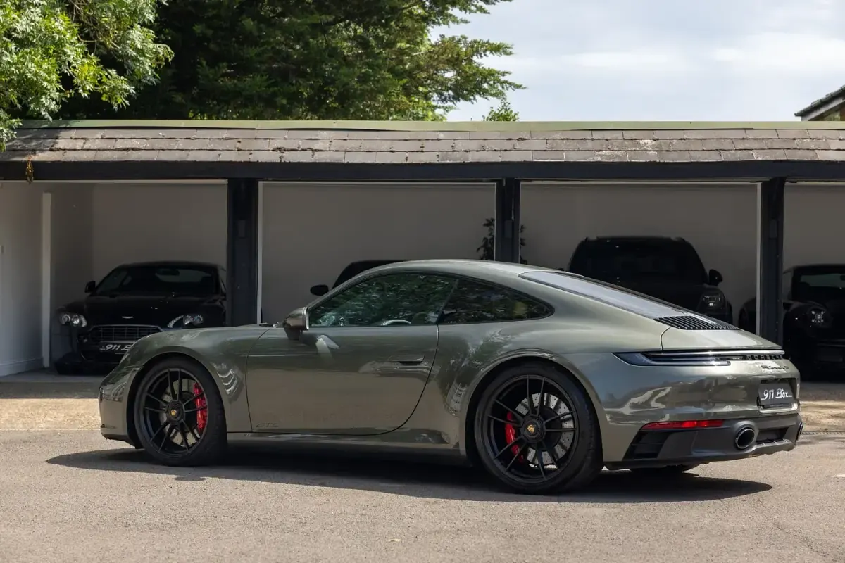 Used Porsche 911 Carrera 4 GTS 480 HP (353 kW) 2022 Green Coupe