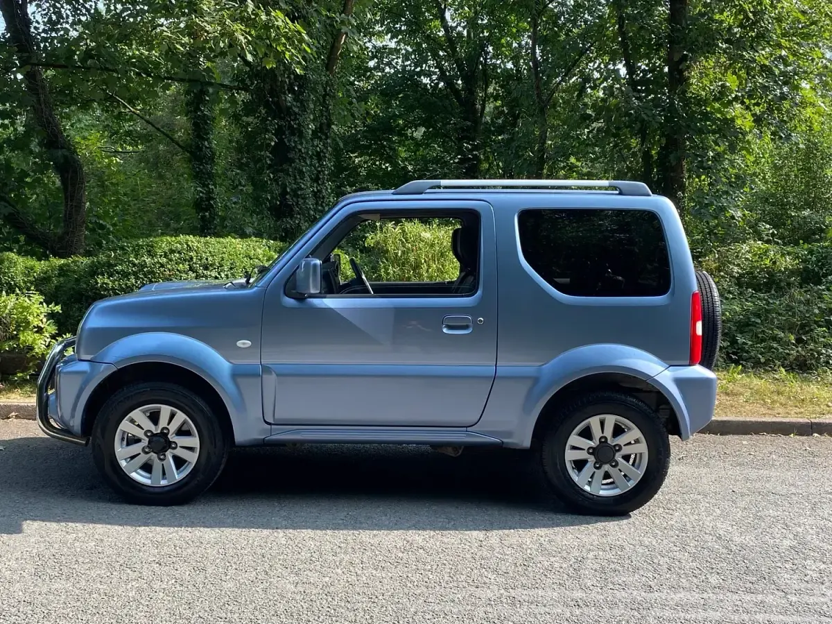 Used Suzuki Jimny SZ4 85 HP (62 kW) 2013 Blue SUV