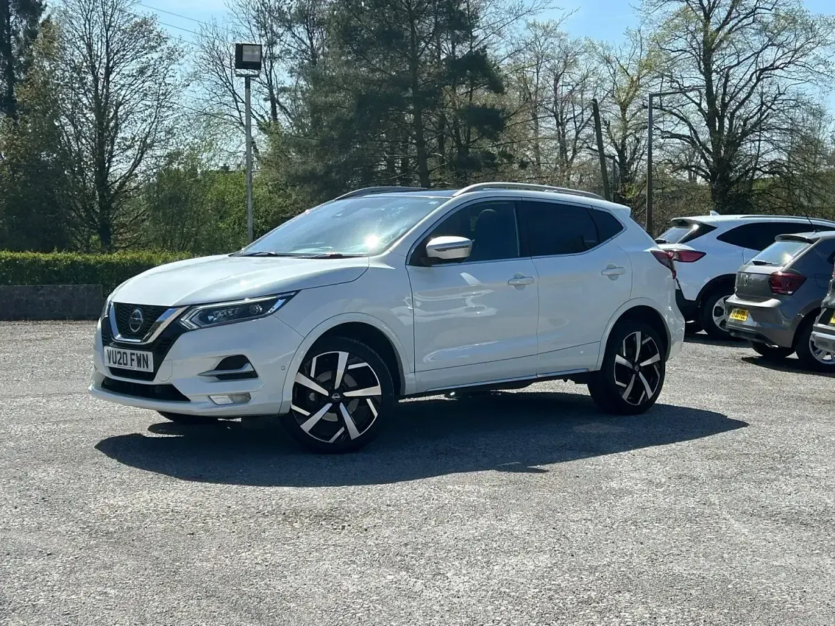 Used Nissan Qashqai Tekna+ 140 HP (102 kW) 2020 White SUV