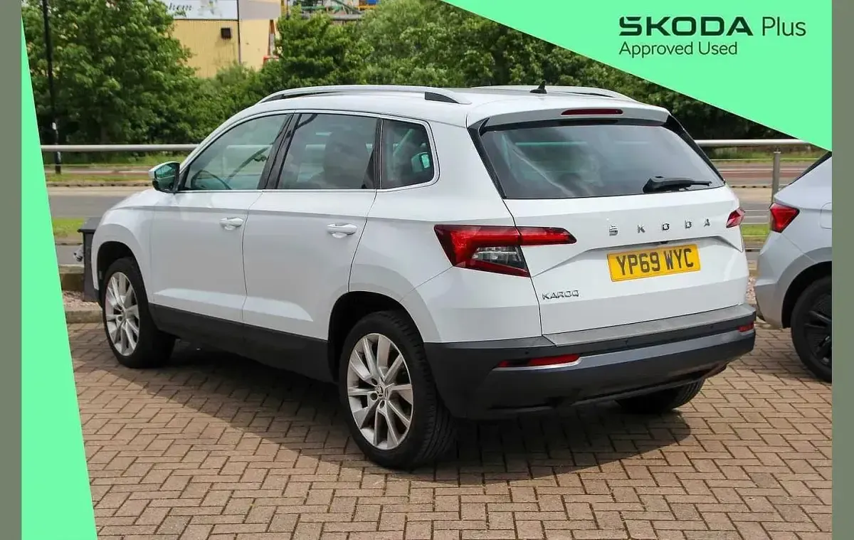 Used Skoda Karoq SE 116 HP (85 kW) 2019 White SUV
