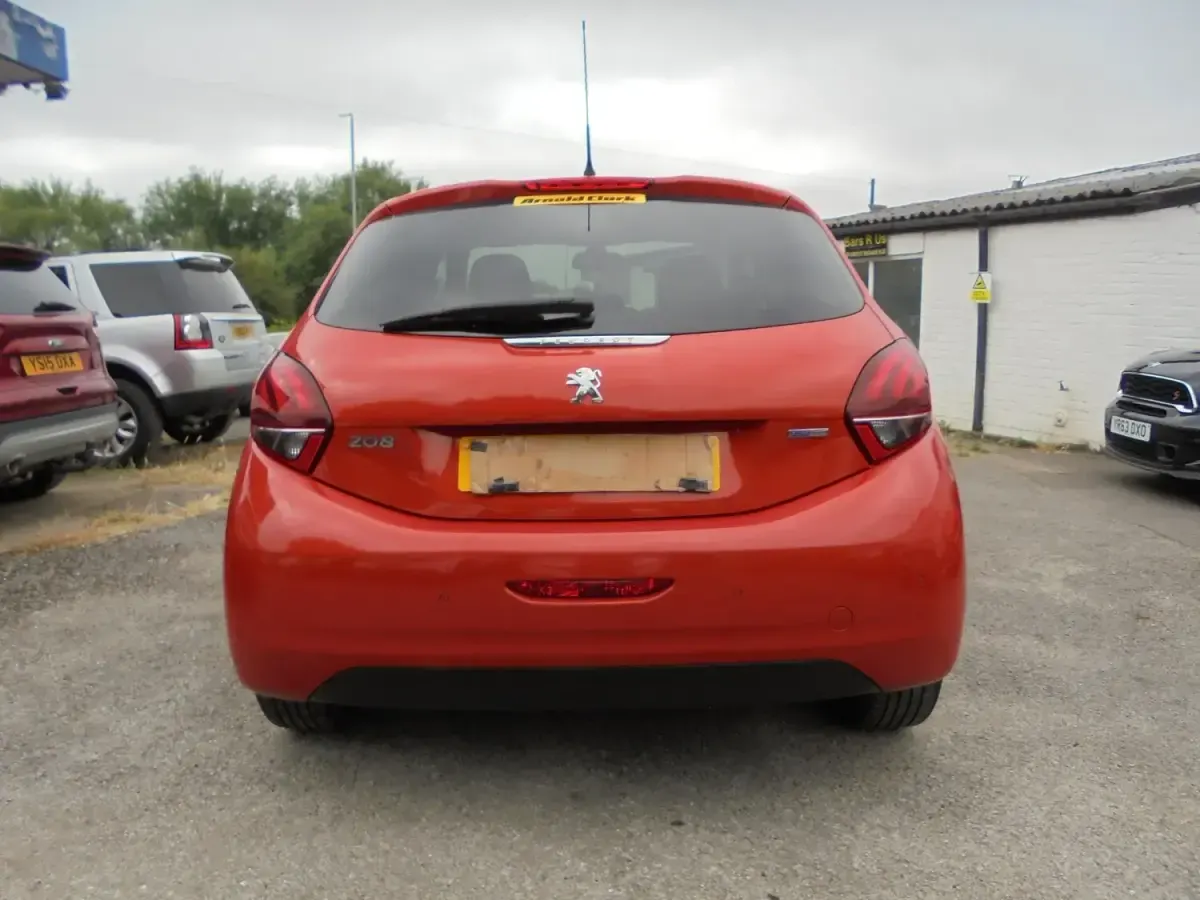 Used Peugeot 208 Allure 2017 Orange Hatchback