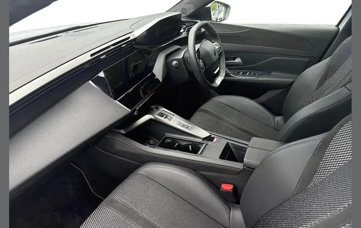 Used Peugeot 308 GTi 134 HP (98 kW) 2025 White Estate