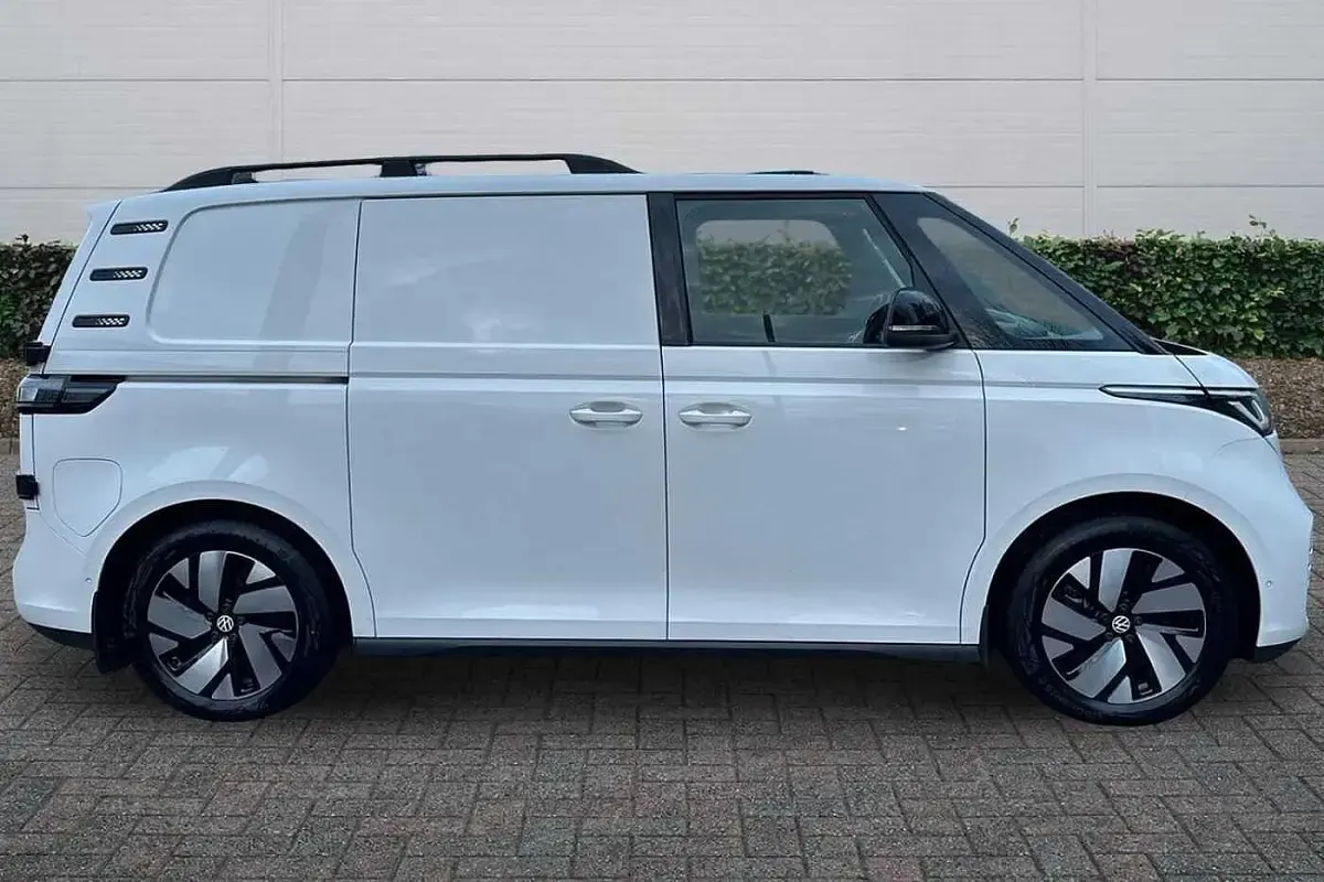 Used VW ID. Buzz 210 kW (286 HP) 2025 White MPV