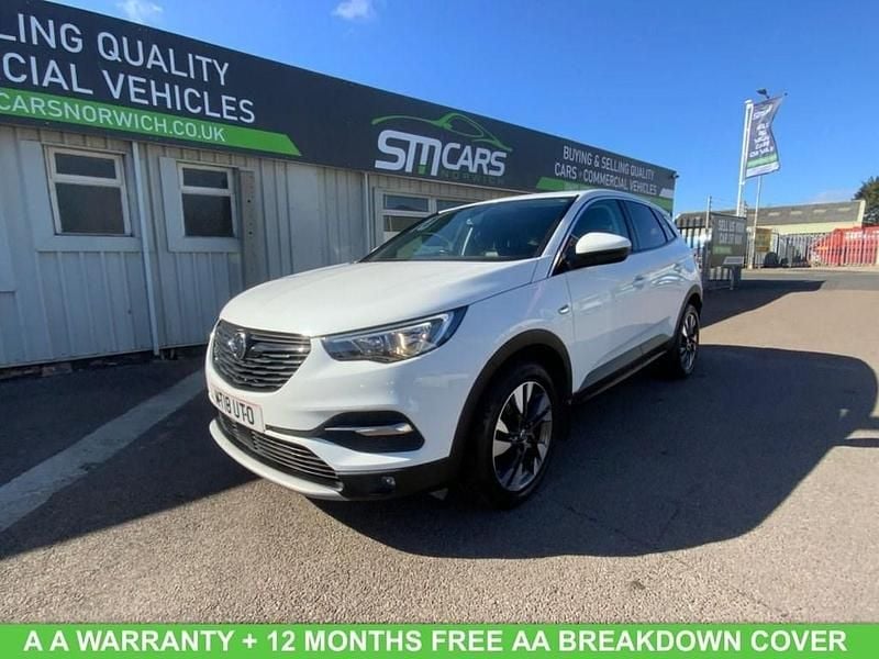 White Used 2018 Vauxhall Grandland X Sport SUV | £8,950 (Fair price) - Image 1/4