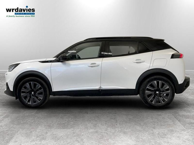 Used Peugeot 2008 Premium 100 kW (136 HP) 2022 White SUV