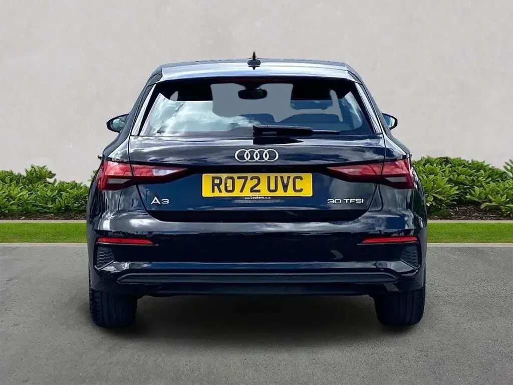 Usado Audi A3 Advanced 110 CV (80 kW) 2022 Negro Berlina