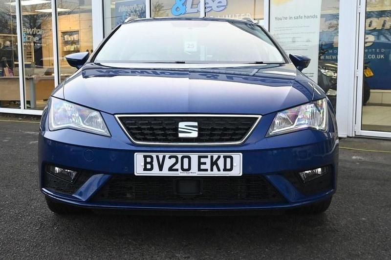 Used Seat Leon SE Dynamic 115 HP (84 kW) 2020 Blue Estate