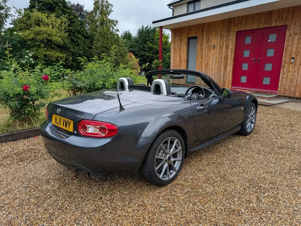 Used Mazda MX5 160 HP (117 kW) 2011 Grey Cabriolet