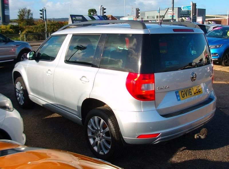 Used Skoda Yeti SE L 110 HP (80 kW) 2016 Silver SUV