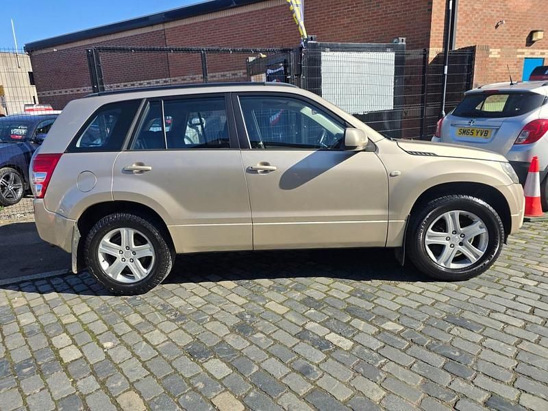 Used Suzuki Grand Vitara 140 HP (102 kW) 2006 Beige SUV