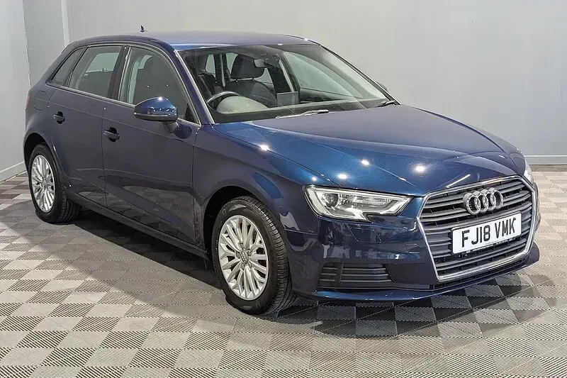 Used Audi A3 Sportback Design 116 HP (85 kW) 2018 Blue Hatchback
