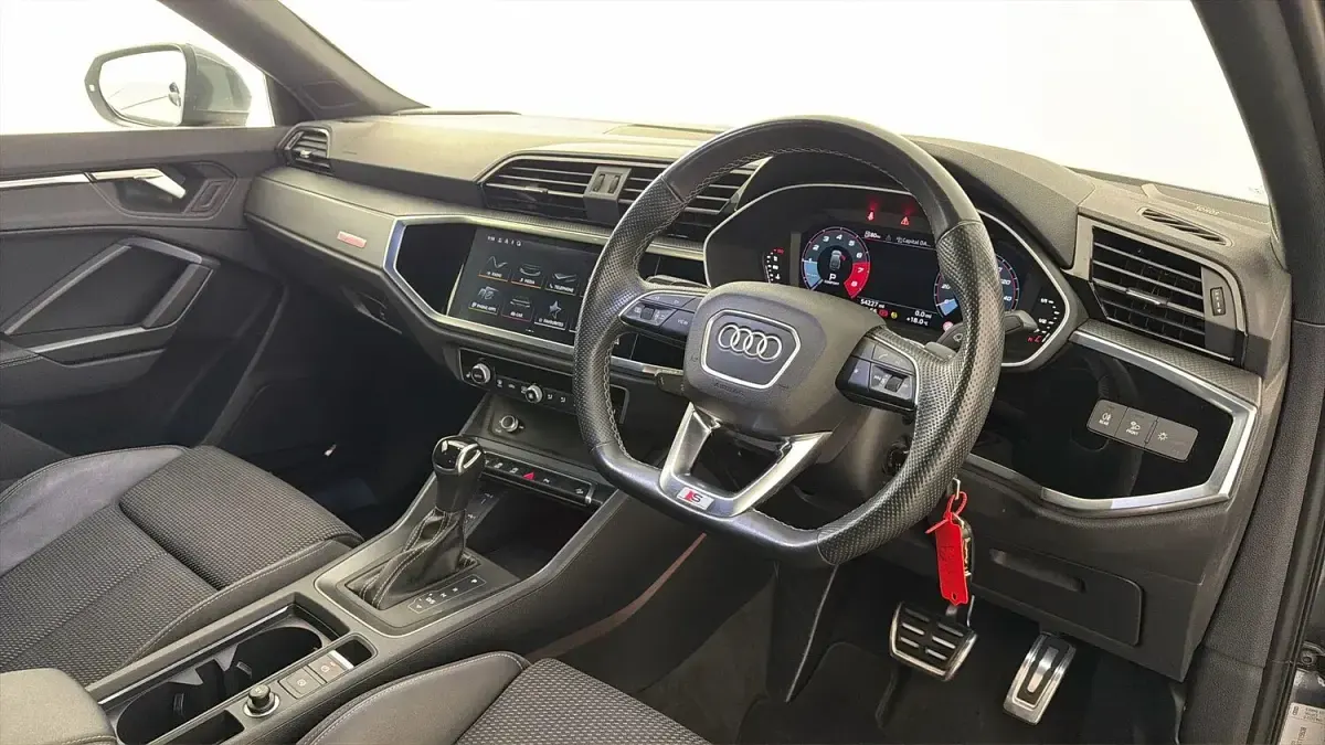 Begagnad Audi Q3 Sportback S-Line 150 HK (110 kW) 2022 Grå SUV