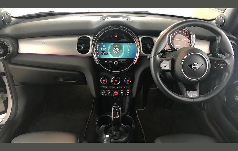 Used Mini Cooper S Exclusive 176 HP (129 kW) 2023 Silver Hatchback