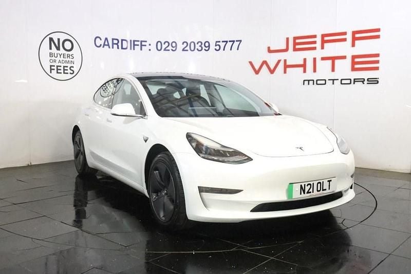 Used Tesla Model 3 Standard Range Plus 239 kW (325 HP) 2019 White Sedan