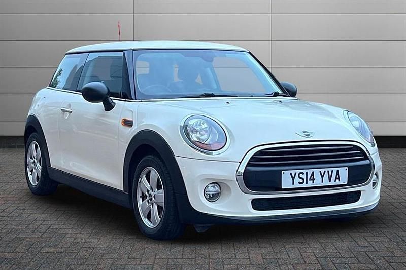 Pepper white Used 2014 Mini ONE Hatchback | £6,990 (Fair price) - Image 1/2