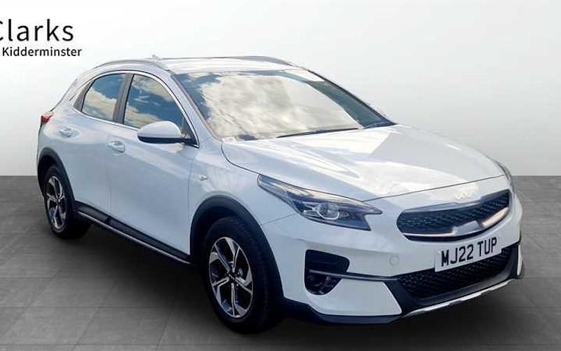 White Used 2022 Kia XCeed 2 SUV | £13,995 (A bit pricey) - Image 1/4