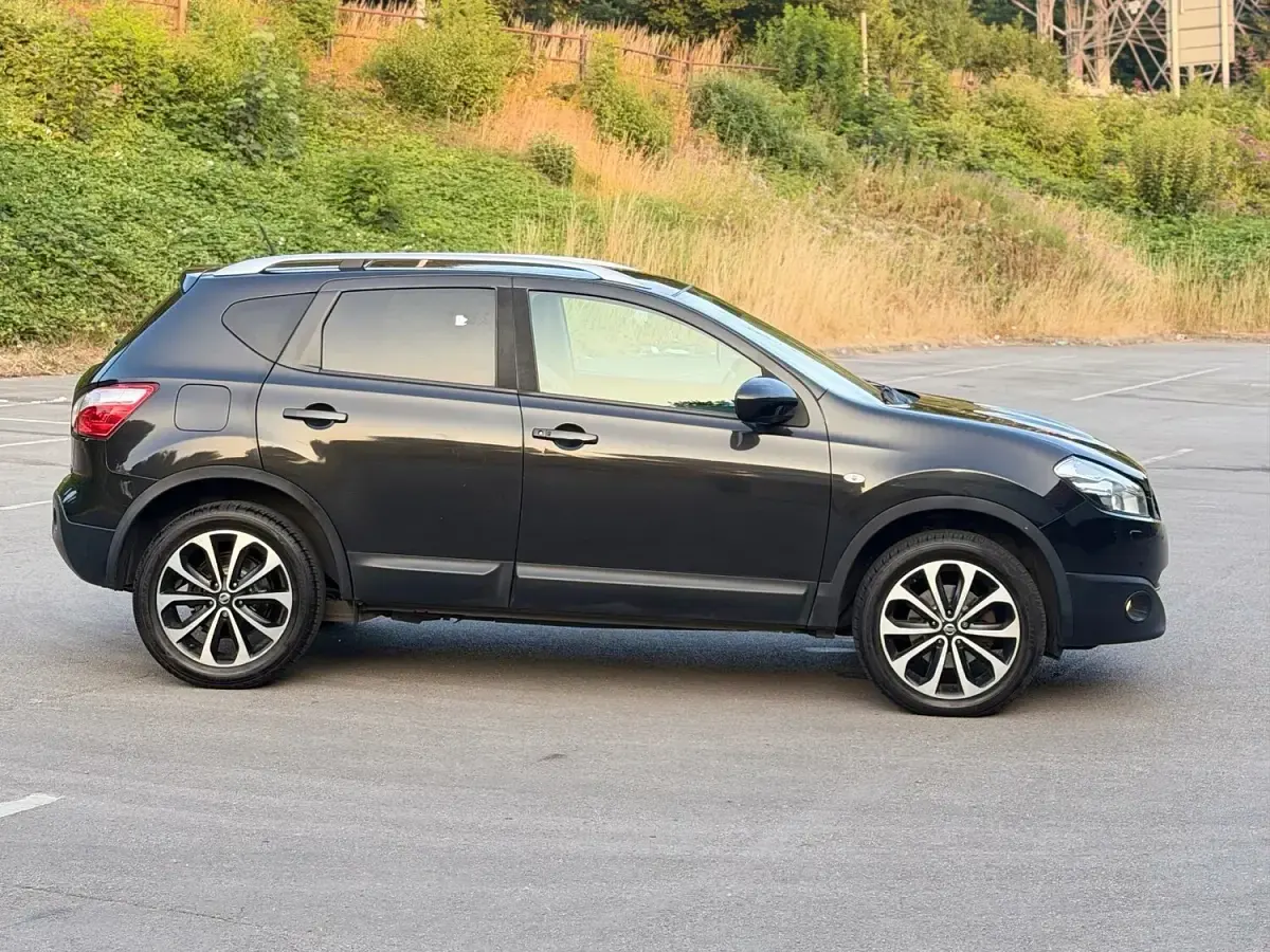 Used Nissan Qashqai Tekna 130 HP (95 kW) 2013 Black SUV