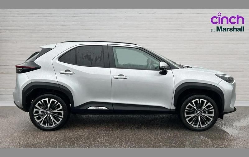 Used Toyota Yaris Cross 113 HP (83 kW) 2024 Silver SUV