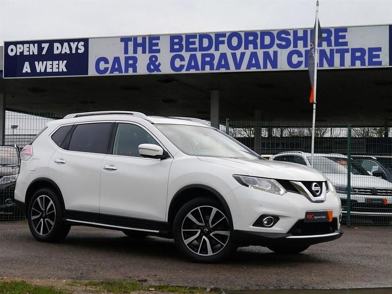 Used Nissan X-Trail Tekna 2017 White SUV