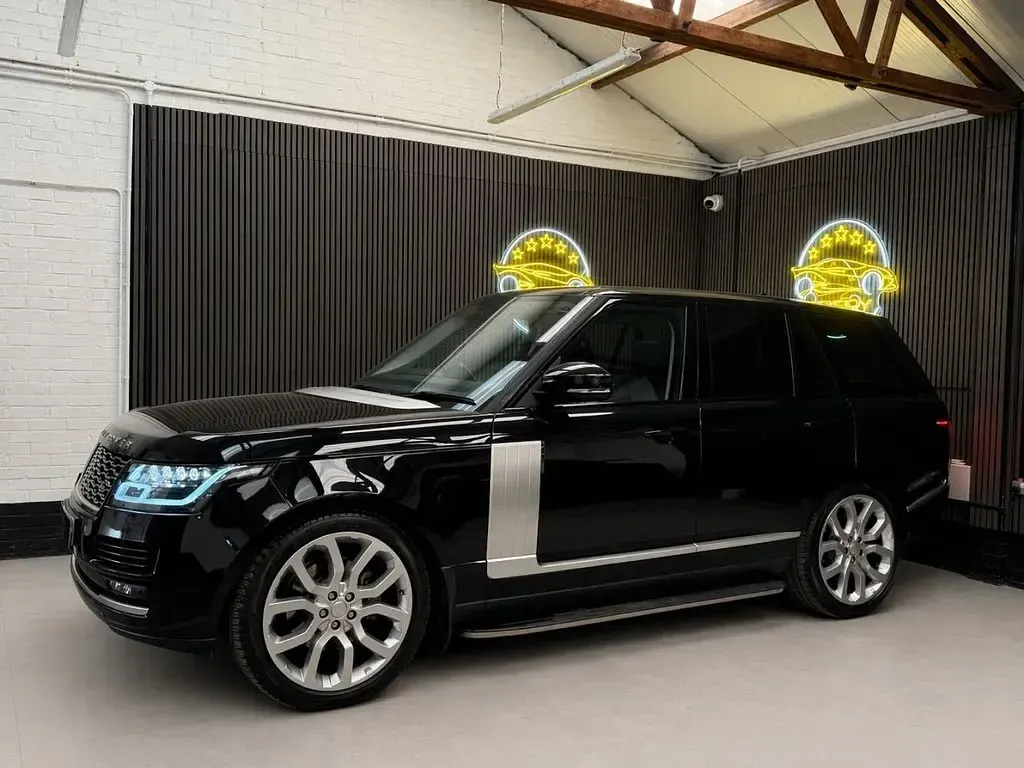 Used Land Rover Range Rover Vogue 258 HP (189 kW) 2016 Black SUV