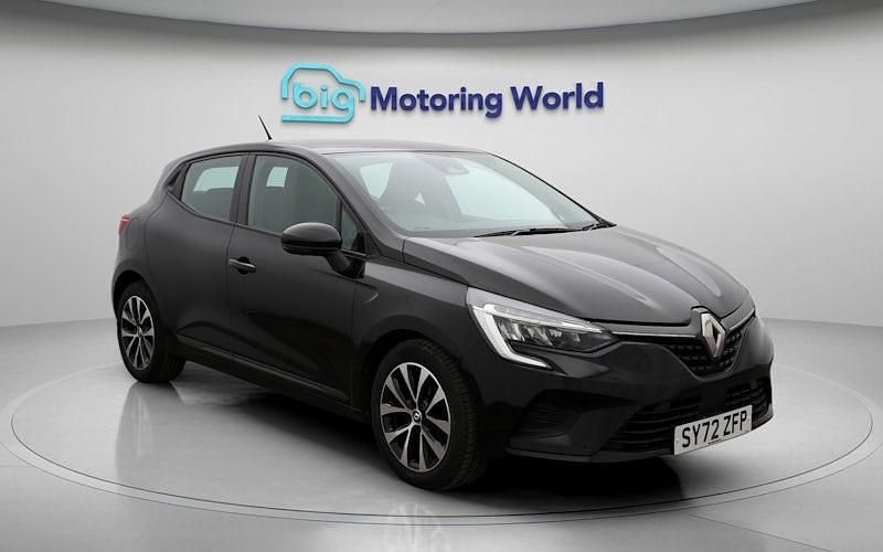 Used Renault Clio V Evolution 90 HP (66 kW) 2022 Black Hatchback