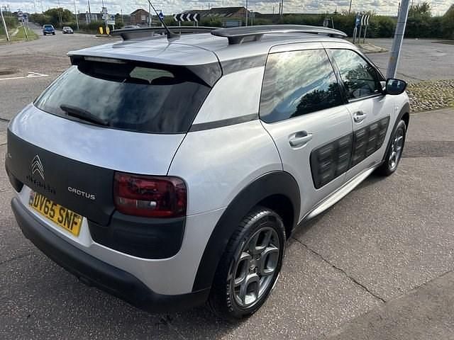 Used Citroën C4 Cactus Feel 100 HP (73 kW) 2015 Silver Hatchback