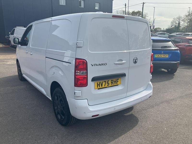 Used Vauxhall Vivaro 145 HP (106 kW) 2025 White MPV