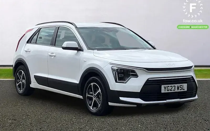 Begagnad Kia Niro 141 HK (103 kW) 2023 Vit SUV