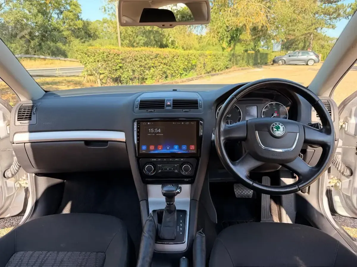 Used Skoda Octavia Elegance 122 HP (89 kW) 2010 Silver Hatchback