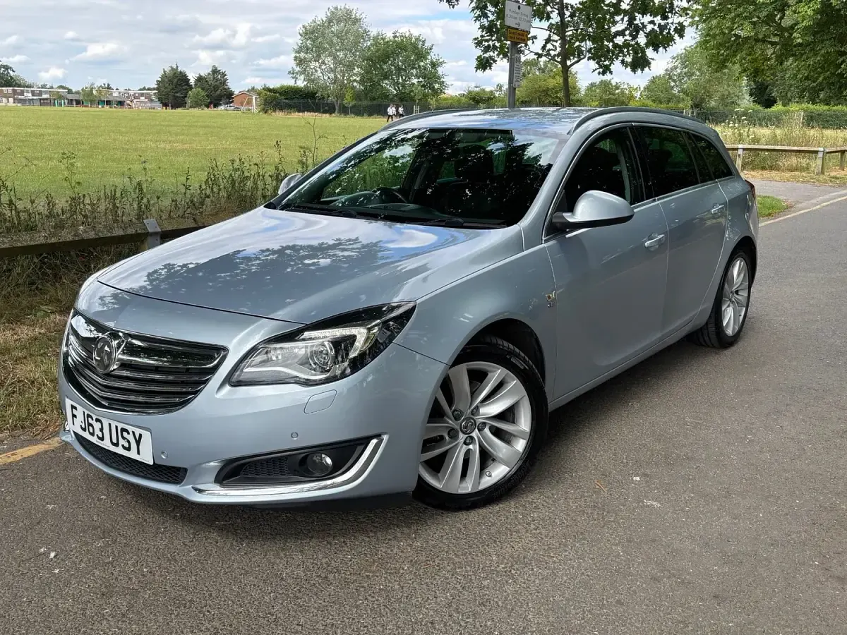 Used Vauxhall Insignia Elite 163 HP (119 kW) 2013 Silver Estate