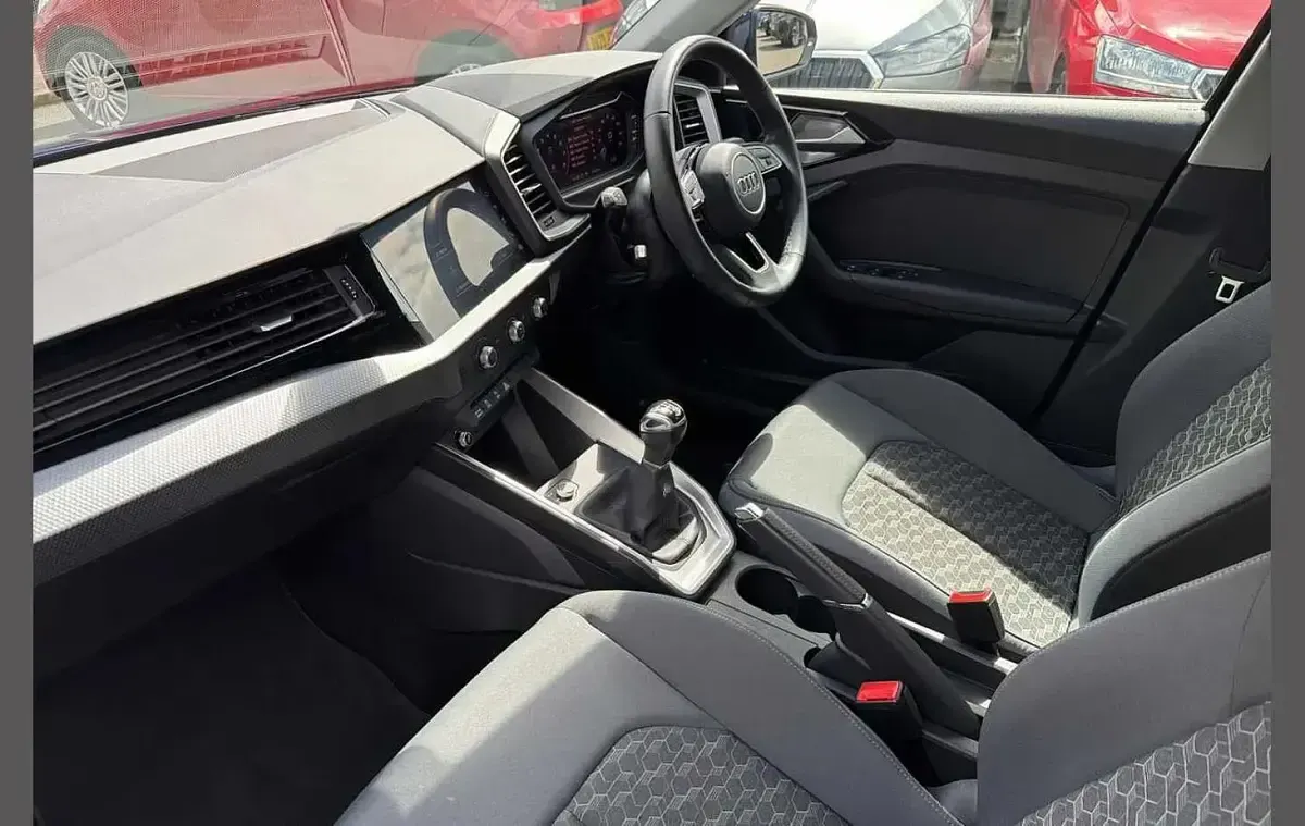 Begagnad Audi A1 Sport 109 HK (80 kW) 2023 Blå SUV