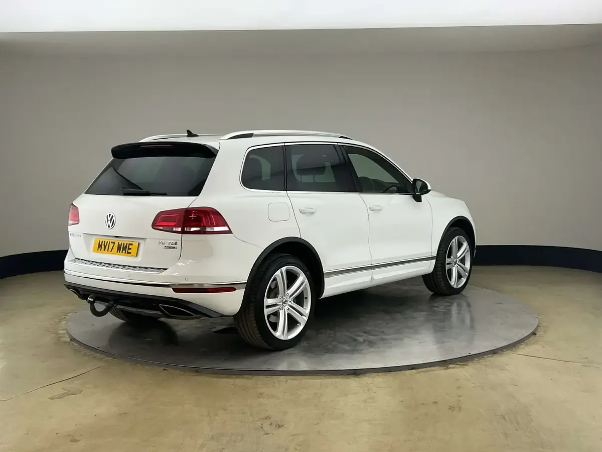 Used VW Touareg R-line Plus 2017 White SUV