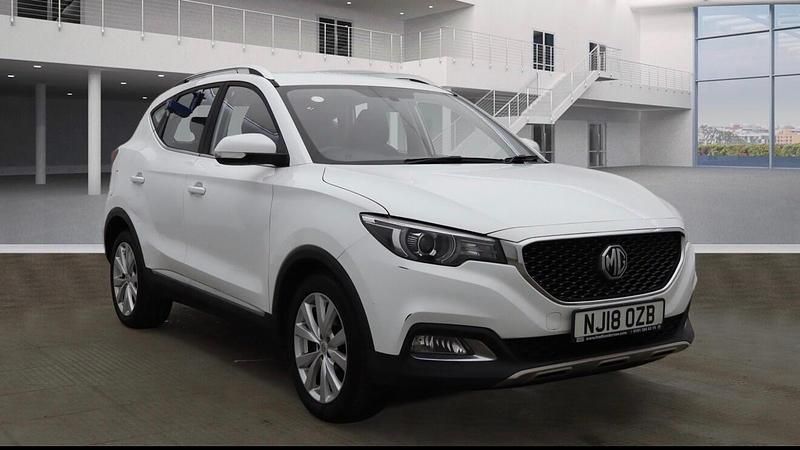 White Used 2018 MG ZS Excite Hatchback | £7,950 (Fair price) - Image 1/4