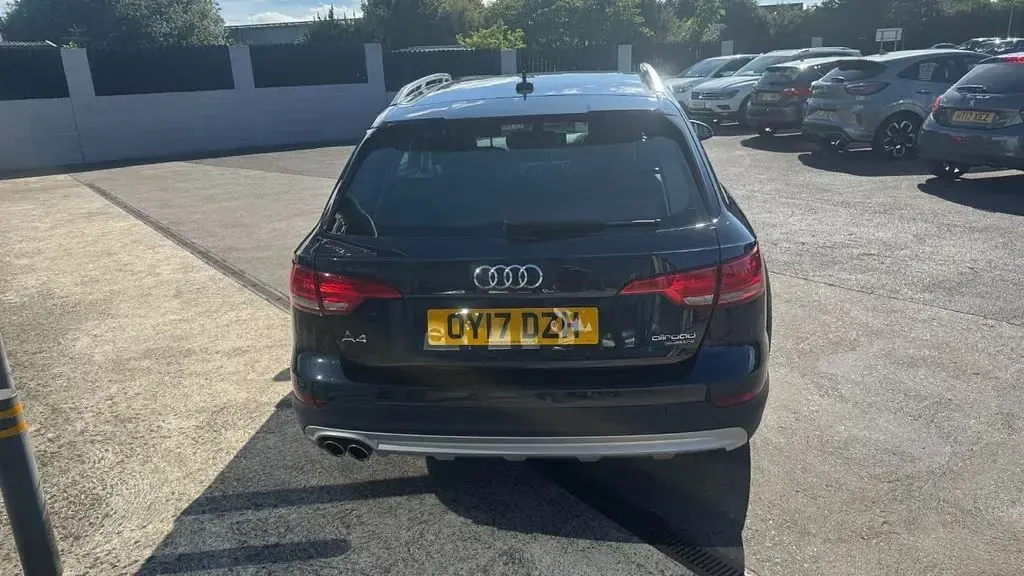 Used Audi A4 Allroad Comfort 190 HP (139 kW) 2017 Blue Estate