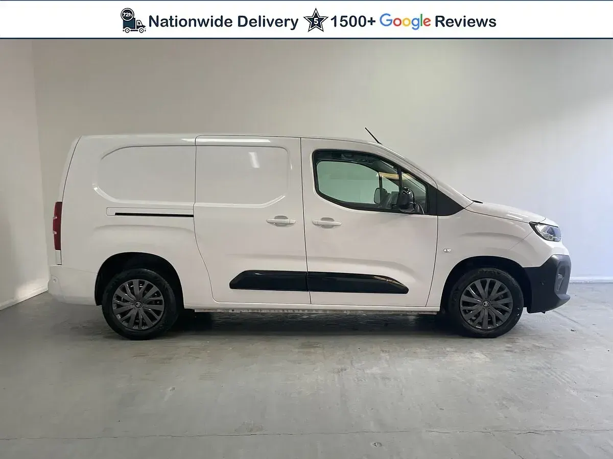 New Citroën Berlingo 100 HP (73 kW) 2025 White MPV