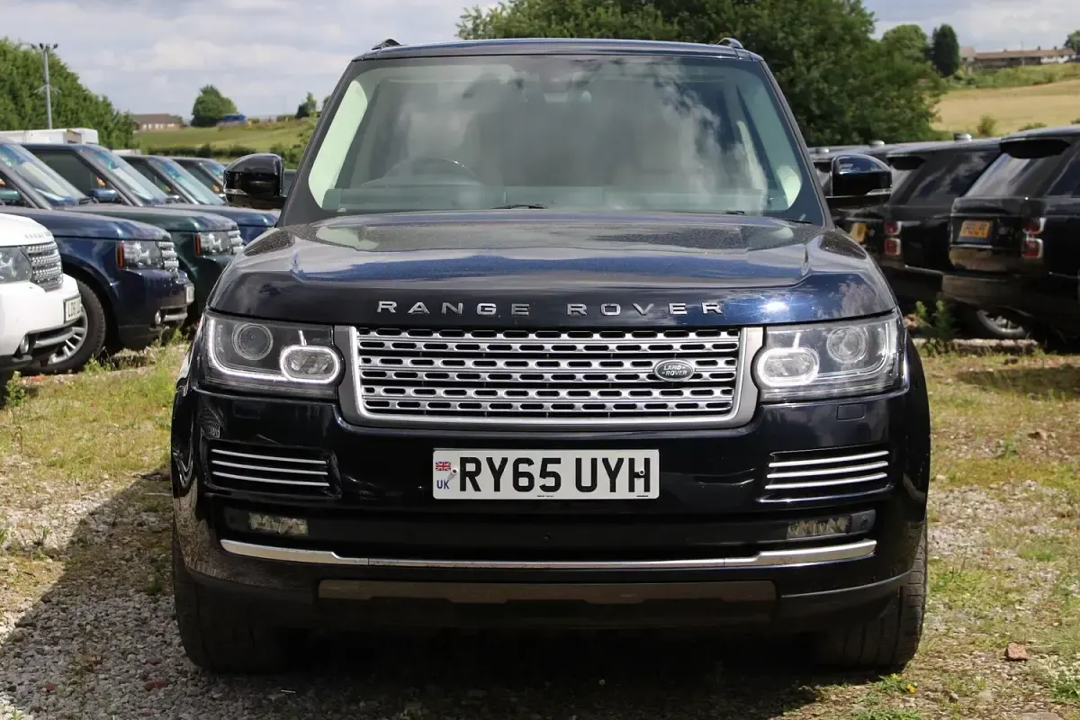 Used Land Rover Range Rover Autobiography 339 HP (249 kW) 2015 Black SUV