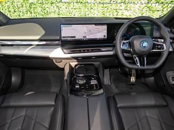 New BMW 530e M Sport 299 HP (219 kW) 2025 Black Sedan