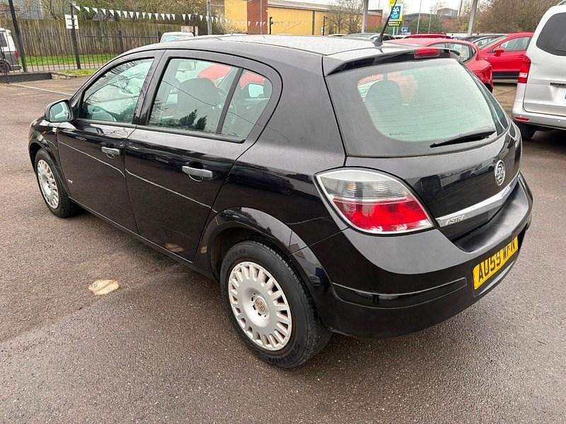 Used Vauxhall Astra 115 HP (84 kW) 2009 Black Hatchback