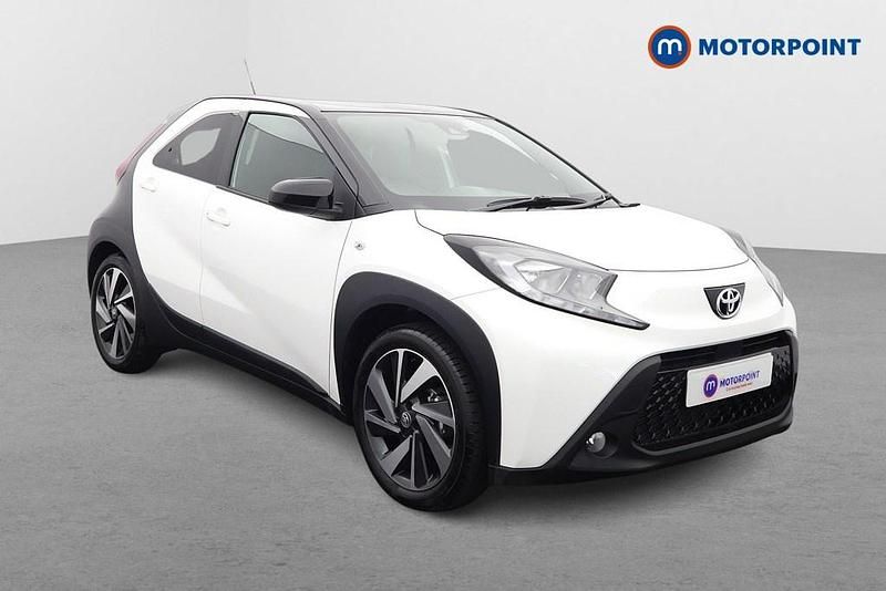 White Used 2025 Toyota Aygo Hatchback | £16,999 (Fair price) - Image 1/4