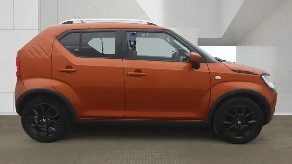Used Suzuki Ignis SZ-T 90 HP (66 kW) 2017 Orange SUV