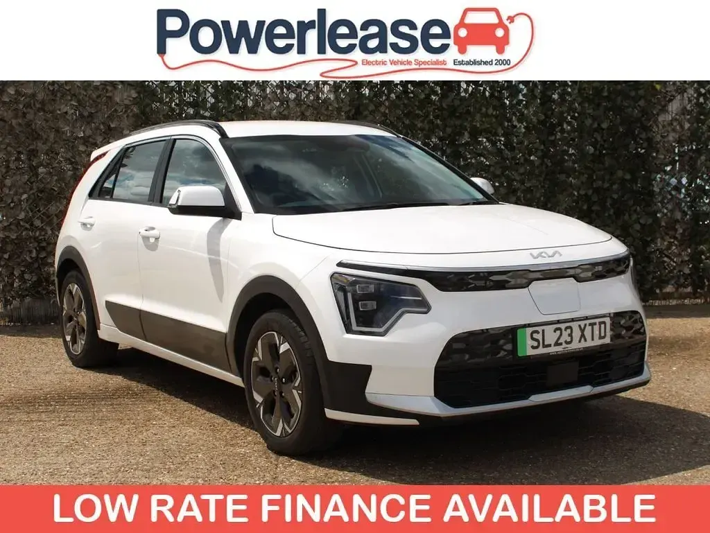 Used Kia Niro 150 kW (204 HP) 2023 White SUV