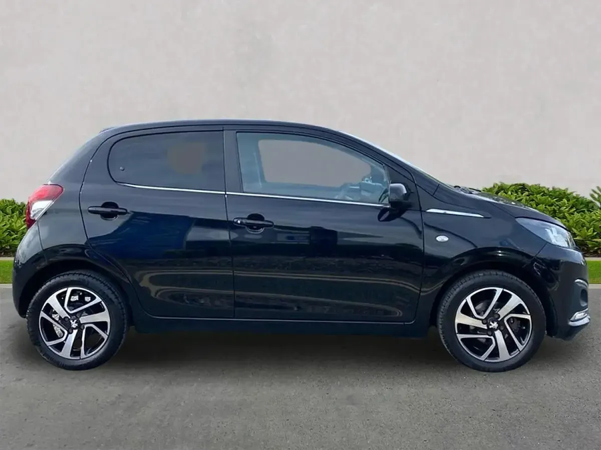 Used Peugeot 108 Allure 72 HP (52 kW) 2021 Black Hatchback