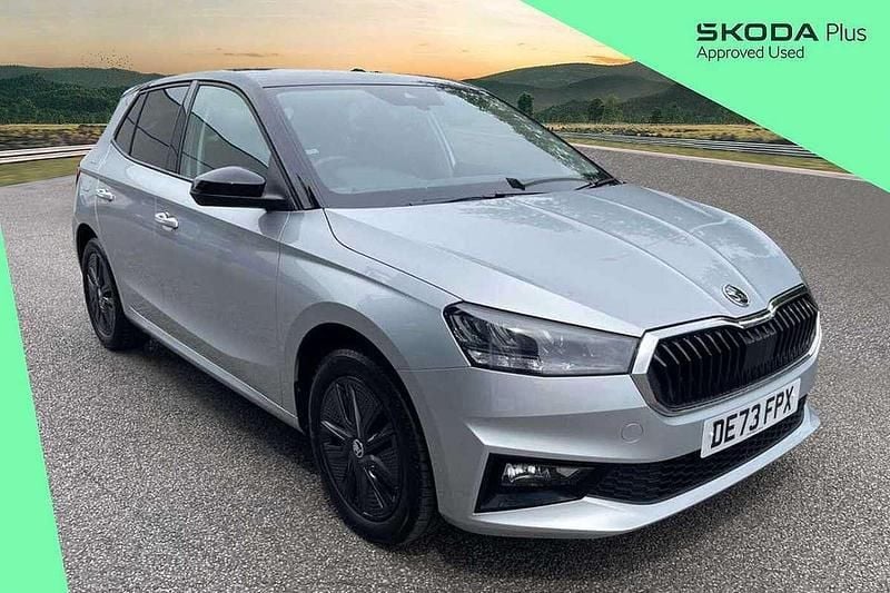 Brilliant silver metallic body / black magic pearl effect roof Used 2023 Skoda Fabia Colour Edition Hatchback | £14,995 (Fair price) - Image 1/4