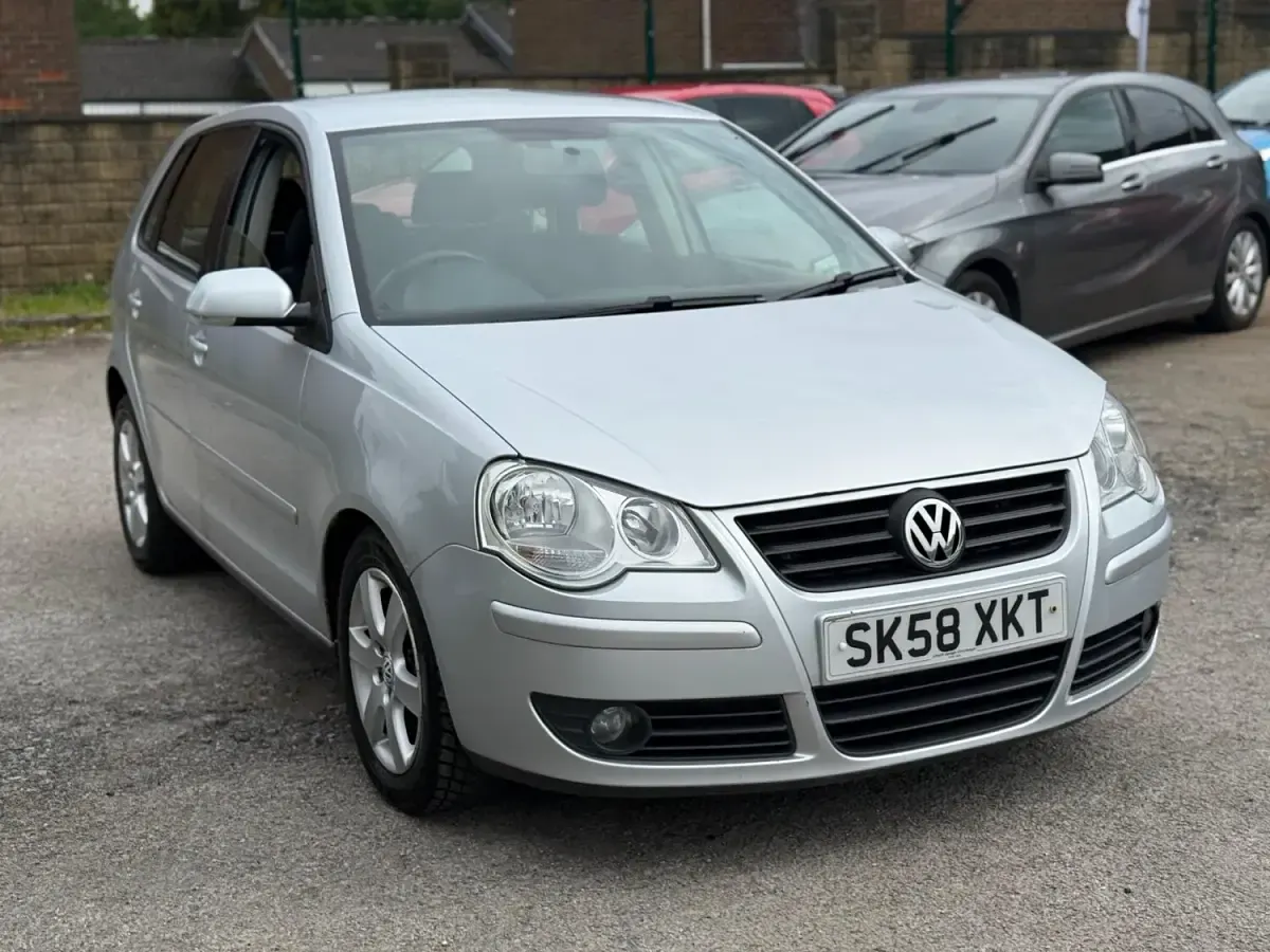 Used VW Polo Match 80 HP (58 kW) 2008 Silver Hatchback