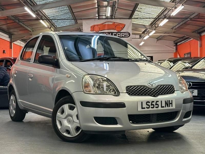 Silver Used 2005 Toyota Yaris T3 Hatchback | £3,995 (A bit pricey) - Image 1/4