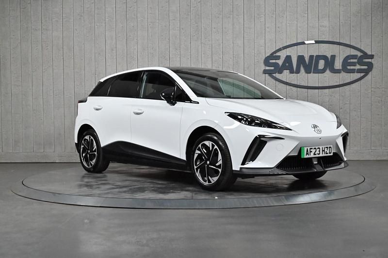 White Used 2023 MG MG4 EV Trophy Hatchback | £15,999 (Fair price) - Image 1/4