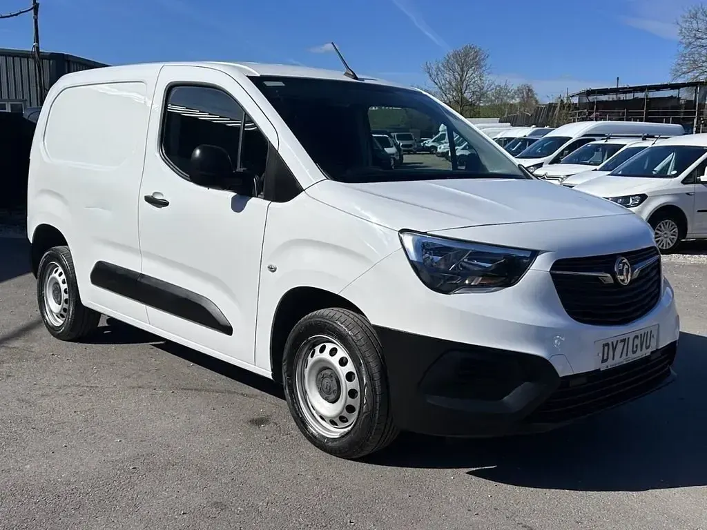 Usado Vauxhall Combo 100 CV (73 kW) 2021 Blanco Monovolumen