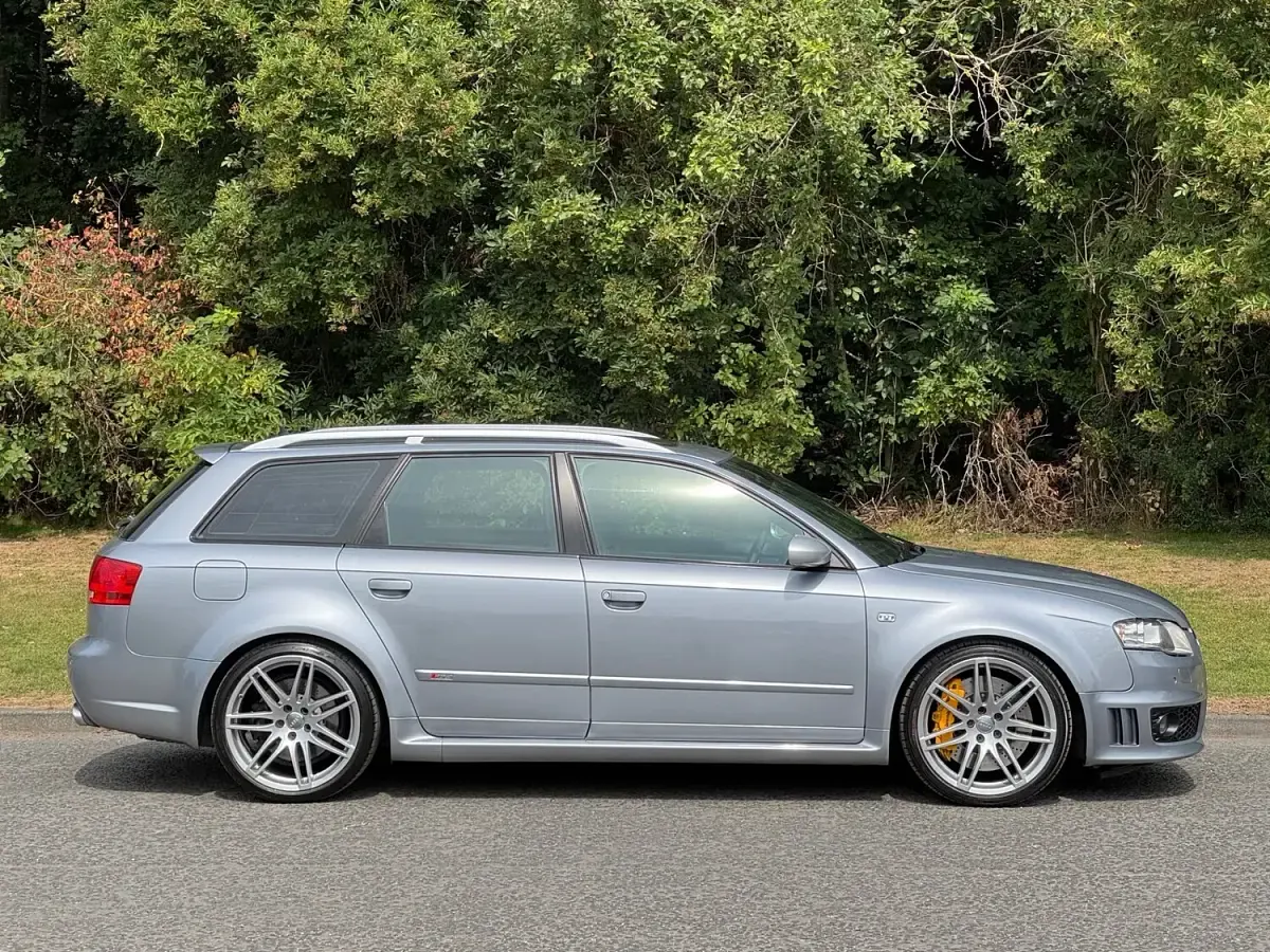 Used Audi RS4 Sport 420 HP (308 kW) 2006 Silver Estate