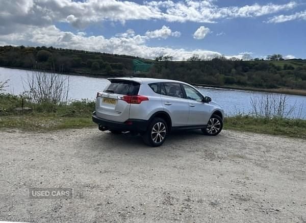 Used Toyota RAV4 124 HP (91 kW) 2015 Silver SUV