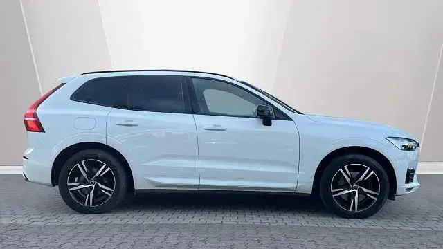Used Volvo XC60 R-Design 232 HP (170 kW) 2021 SUV